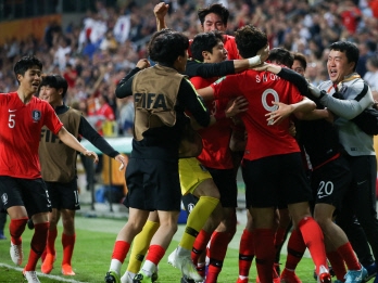 「まさかと思った韓日戦が世界大会で」。U-20W杯の16強戦で実現する宿命対決の行方