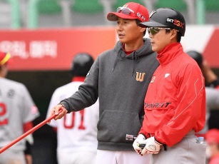 「メリットはある。だが…」紅白戦続きの日々に限界迫る韓国プロ野球。打開策は？