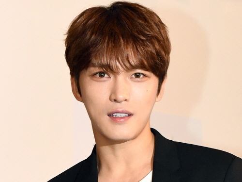 “コロナ感染投稿”のジェジュン、韓国では処罰を望む声が1万件超え