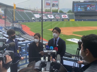 韓国プロ野球開幕戦に訪れた日本メディア特派員「良い参考になるだろう」【現地取材】