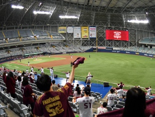 韓国防疫当局も警告…プロ野球球団の“安易な認識”に非難の声「努力が水の泡になり得た」