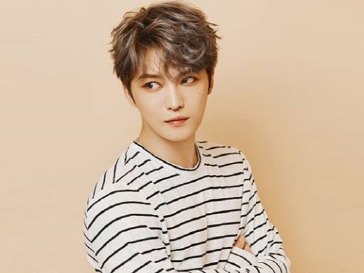 ジェジュンの“美麗横顔”にファン騒然！ 「右が好き？ 左が好き？」【PHOTO】