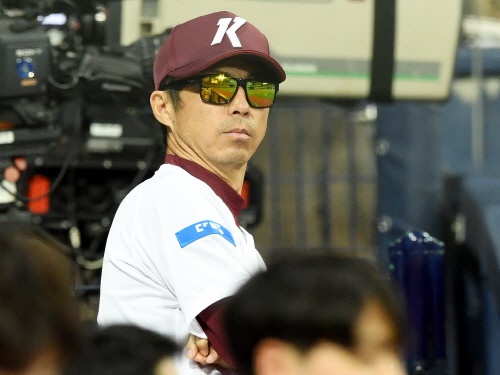 韓国プロ野球、3位球団の監督がシーズン終盤に突如辞任…過去にも似たような事例があった？