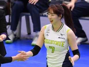 女子バレーボール選手の「死の真相」に揺れる韓国Vリーグ、沈痛な開幕
