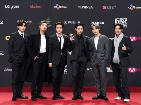 BTS（防弾少年団）と2020MAMAの舞台で共演し、話題となった“あるもの”とは…？