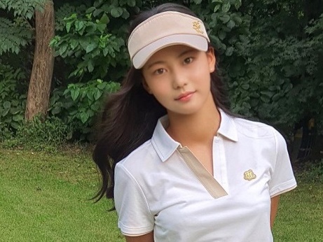 15歳に見えない！元サッカー韓国代表選手の娘が“アイドル顔負け”の美貌で話題に【PHOTO】