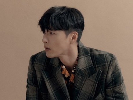 『愛の不時着』ヒョンビン、韓国ファッション誌の“未公開カット”に大反響！