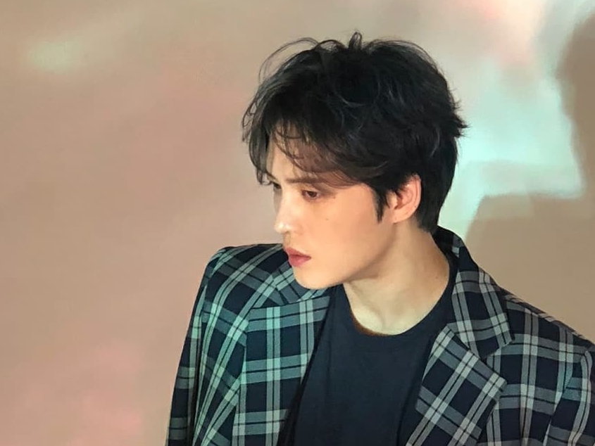 ジェジュン、近況写真で突然感謝を伝え話題に「生きていることに…」【PHOTO】